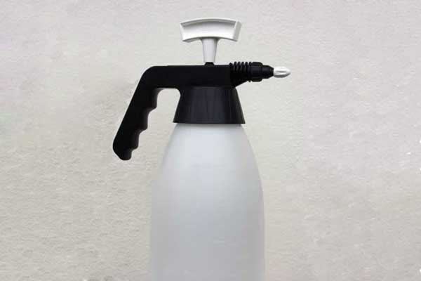 spraying-bottle-15-litre.jpg